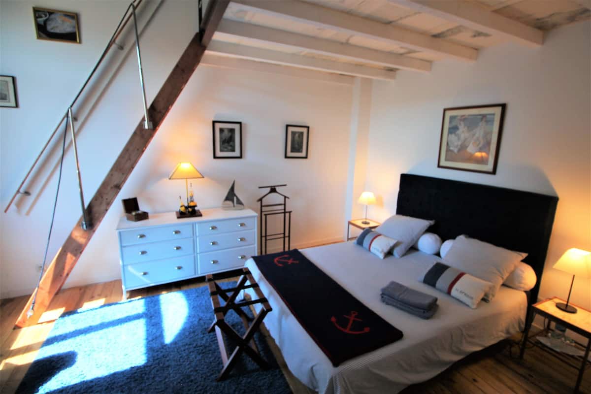 Suite (Marine) | 1 slaapkamer, individueel gedecoreerd, individueel gemeubileerd