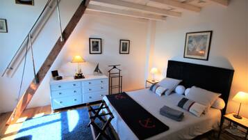Suite (Marine) | Individually decorated, individually furnished, free WiFi, bed sheets