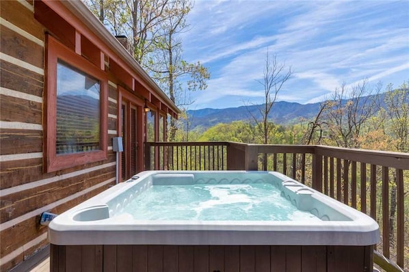 Ferienhütte, Mehrere Betten, Whirlpool, Bergblick | Wellness