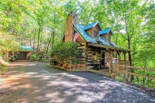 Huisje, meerdere bedden, hot tub | Exterieur