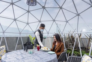 Courtyard view - Ramada Encore by Wyndham Kathmandu Thamel (Kathmandu)