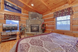 Cabin, 1 King Bed, Hot Tub, Mountain View