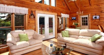 Dream Catcher, 2 Bedrooms, Hot Tub, Near Golf Course, Views, Sleeps 6