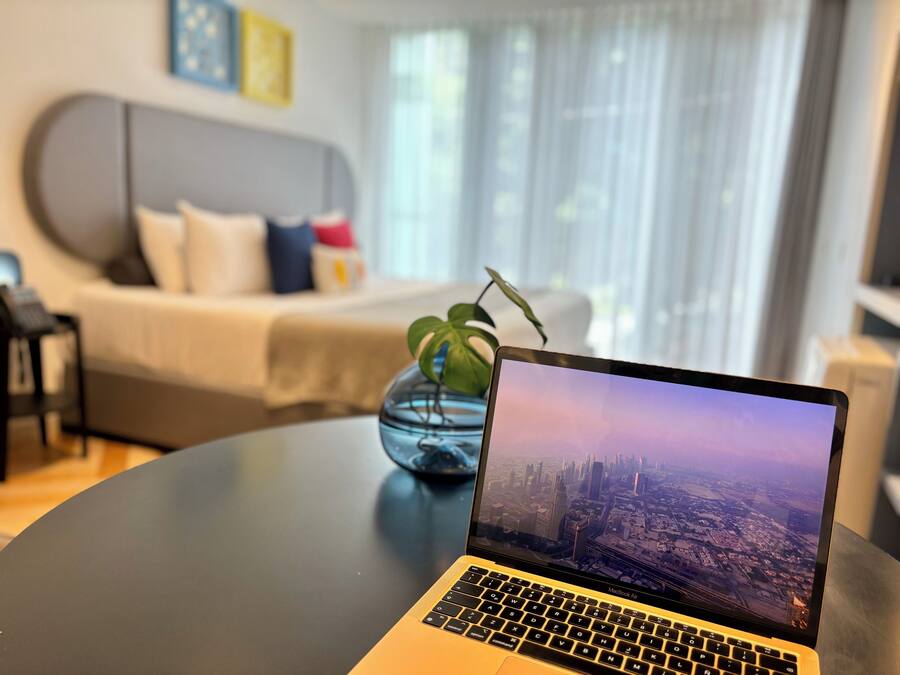 Cunas, wifi gratis y ropa de cama