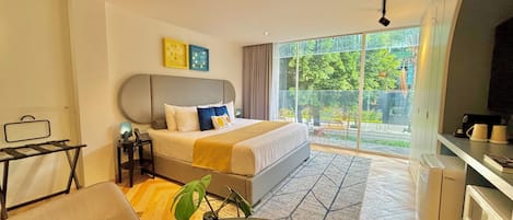 City Apartment, 1 Bedroom | 1 bedroom, cots/infant beds, free WiFi, bed sheets