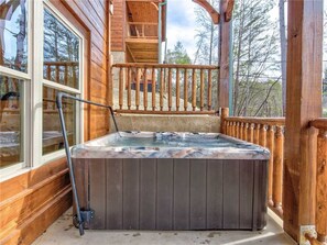 Spa - Gatlinburg Escape, 5 Bedrooms, Hot Tub, Arcade, Game Room, Sleeps 16 (Gatlinburg)