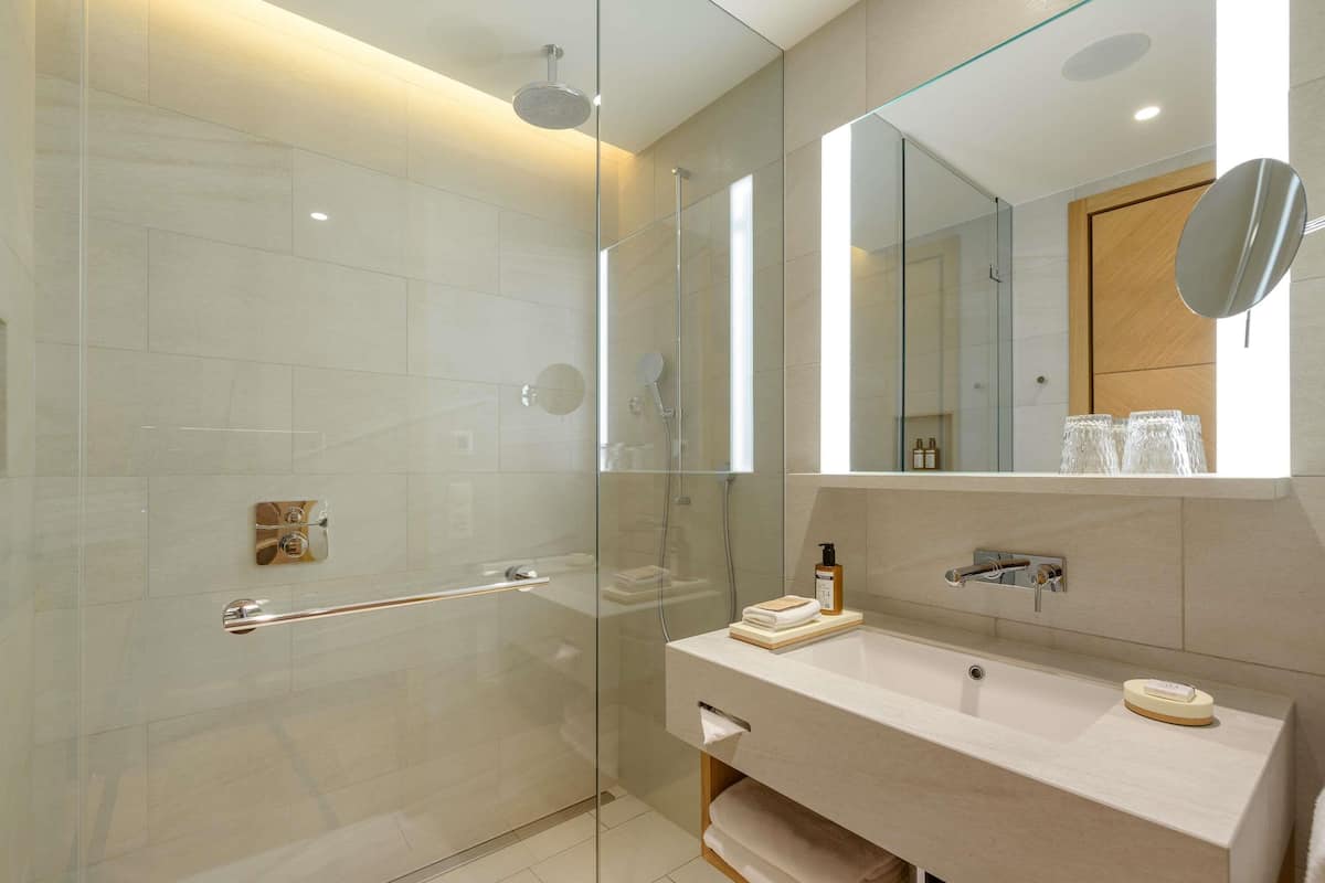 1 habitación, ropa de cama de alta calidad y minibar