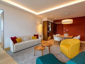 Suite Grand, 1 cama King size (High Floor) | Ropa de cama de alta calidad y minibar 