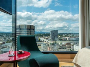 1 bedroom, premium bedding, minibar, in-room safe