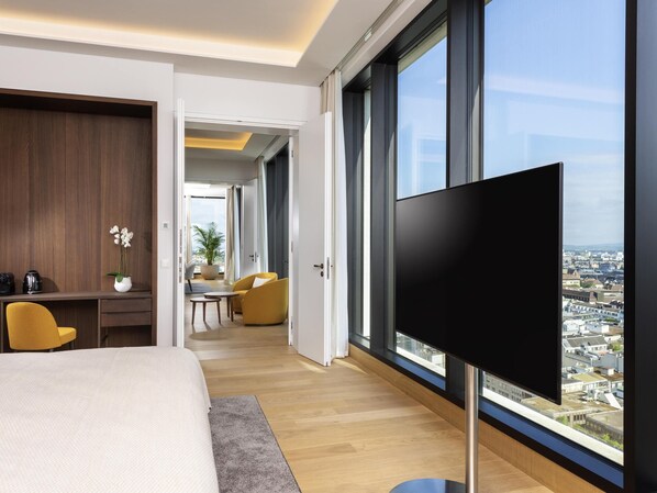 Premium bedding, minibar, in-room safe, desk