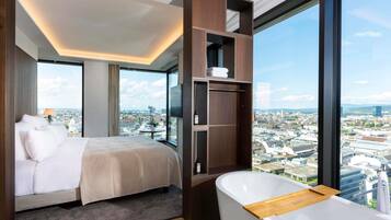 Junior Suite, 1 King Bed | 1 bedroom, premium bedding, minibar, in-room safe