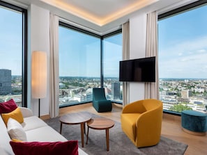 Suite - 1 kingsize-seng (High Floor) | 1 soveværelse, premium-sengetøj, minibar, pengeskab på værelset