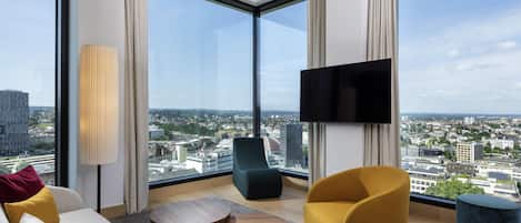 Suite, 1 King Bed (High Floor) | 1 bedroom, premium bedding, minibar, in-room safe