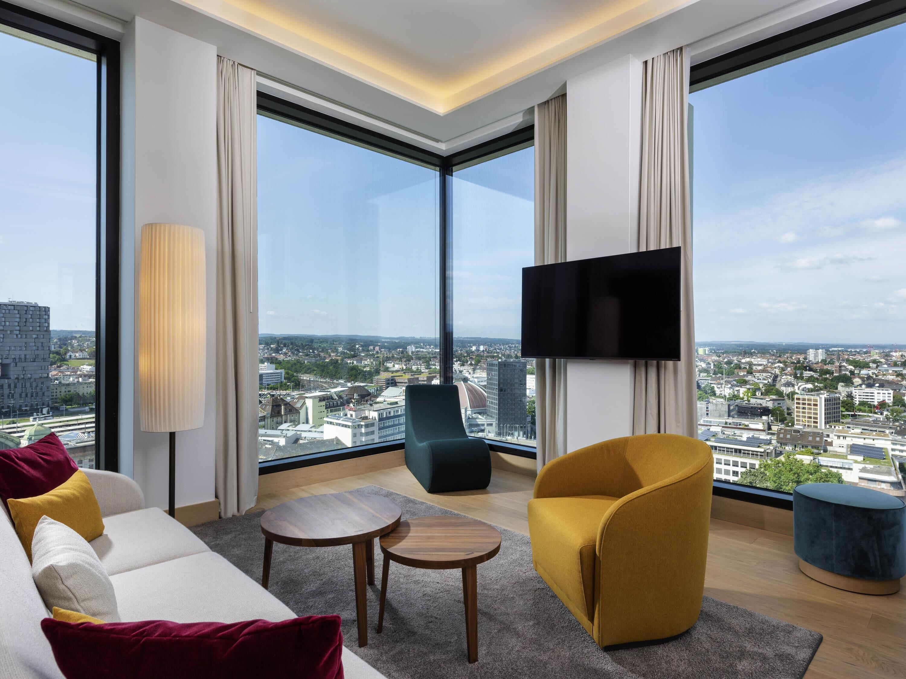 Premium bedding, minibar, in-room safe, desk