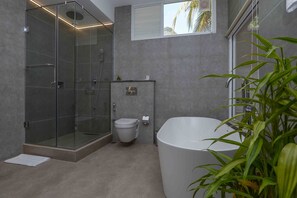 Premium Double Room | Bathroom shower - Kandy Hills (Kandy)