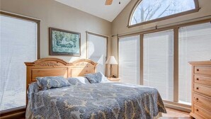 2 bedrooms, free WiFi - God's View, 2 Bedrooms, Pet Friendly, Mountain View, Hot Tub, Sleeps 4 (Gatlinburg)