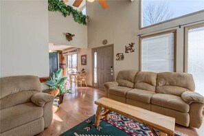 Cabin, Multiple Beds, Private Pool, Mountain View | Living room | 42-inch TV with cable channels, fireplace