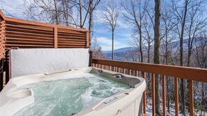 Spa - God's View, 2 Bedrooms, Pet Friendly, Mountain View, Hot Tub, Sleeps 4 (Gatlinburg)