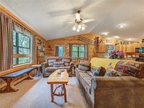Cabin, Multiple Beds, Hot Tub, Mountain View | Living room