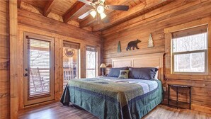 Cabin, Multiple Beds, Hot Tub, Mountain View - Lasting Impressions, 3 Bedroom, Hot Tub, Fireplace, Pets, Wifi, Sleeps 12 (Gatlinburg)