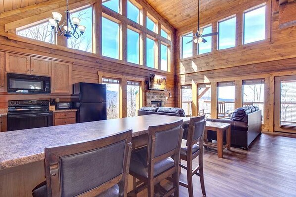 Cabin, Multiple Beds, Hot Tub, Mountain View | Private kitchen