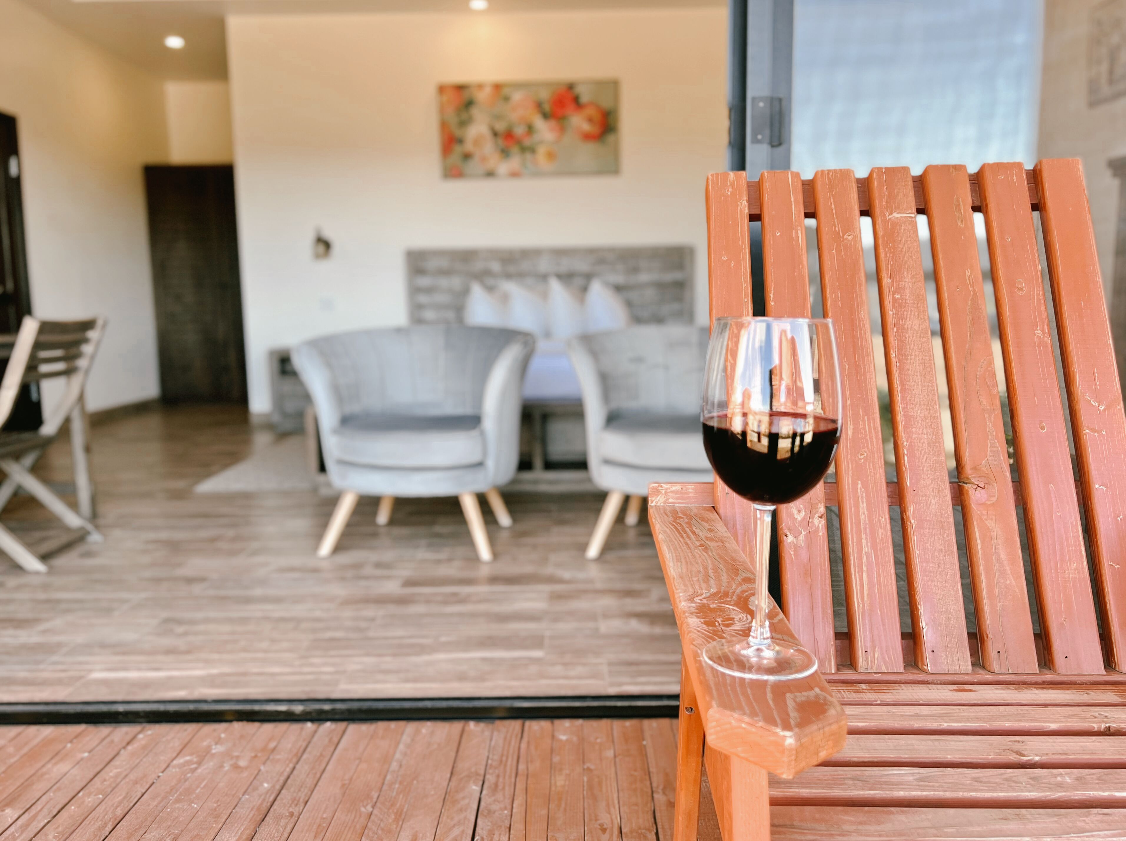 Deluxe Room | Minibar, desk, laptop workspace, iron/ironing board