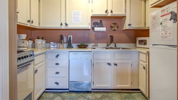 Apartment, Mehrere Betten, Whirlpool, Bergblick | Eigene Küche | Wasserkocher mit Kaffee-/Teezubehör, Kühlschrank, Mikrowelle, Herdplatte