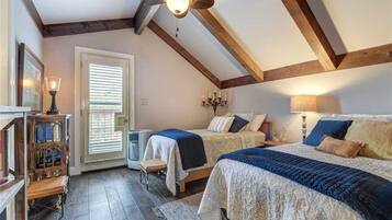 Condo, Multiple Beds, Hot Tub, Mountain View