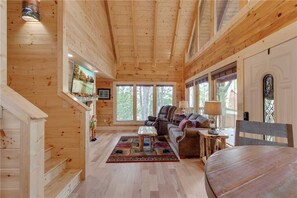 Cabin, Multiple Beds, Hot Tub, Mountain View | Living room | 42-inch TV with cable channels, fireplace, MP3 dock