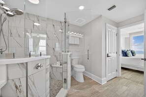 Ensemble douche/baignoire, sèche-cheveux, serviettes fournies