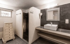 Shower, hair dryer - Charming apartments in Porto-Vecchio and Araggio, between the sea and the mounta (PORTO VECCHIO)