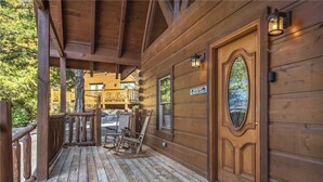 Unclassified image, 3 of 28, button - Moonlight Theater Lodge, 3 Bedrooms, Hot Tub, Pool, Sleeps 14 (Pigeon Forge)