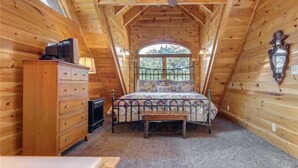 Unclassified image, 4 of 28, button - Moonlight Theater Lodge, 3 Bedrooms, Hot Tub, Pool, Sleeps 14 (Pigeon Forge)