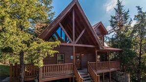 Unclassified image, 5 of 28, button - Moonlight Theater Lodge, 3 Bedrooms, Hot Tub, Pool, Sleeps 14 (Pigeon Forge)