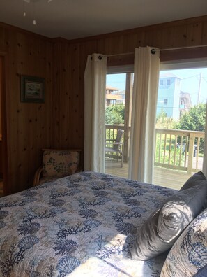 4 Schlafzimmer, Schreibtisch, Bügeleisen/Bügelbrett, Reisekinderbett