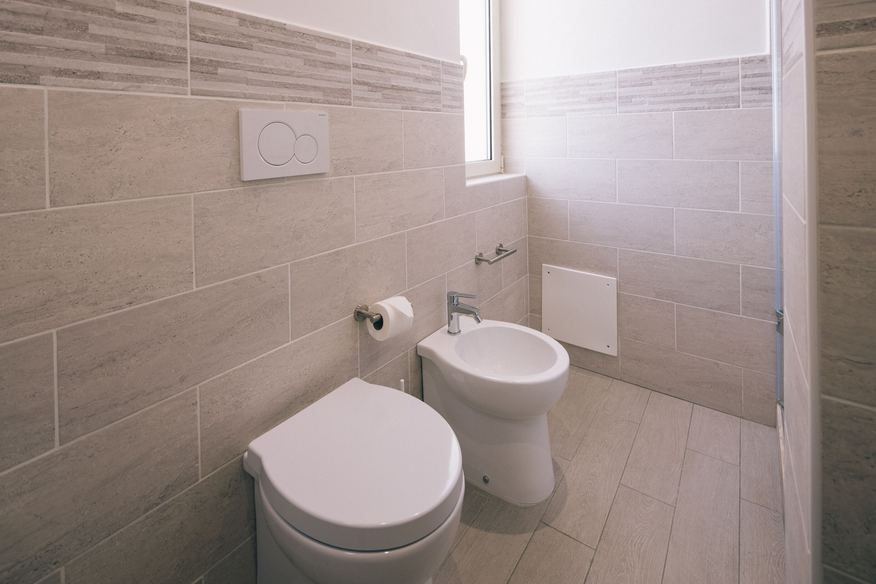 Photo - La Promenade Rooms & Suites