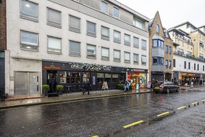 Street view - Studio Flat near Victoria Station (London)