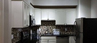 Maple Leaf Bedroom Su