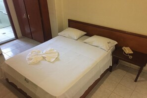 Free WiFi, bed sheets - Hotel Sampaio (Itumbiara)