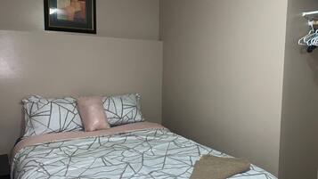 1 bedroom, iron/ironing board, WiFi