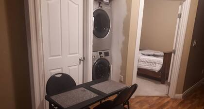 Eazi Basement Suite mit eigenem Eingang