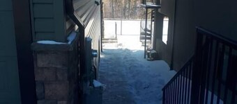 EaziRose Basement Suite with Separate Entrance