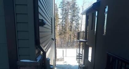 EaziRose Basement Suite with Separate Entrance