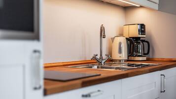 Kühlschrank, Mikrowelle, Ofen