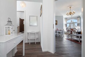 Imagen sin descripción, 3 de 27, botón