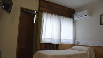 Twin Room | Iron/ironing board, free WiFi, bed sheets