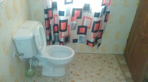 Shower, rainfall showerhead, free toiletries, towels - Look Up Guest House (Kiserian)
