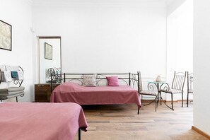 1 camera, ferro/asse da stiro, Wi-Fi