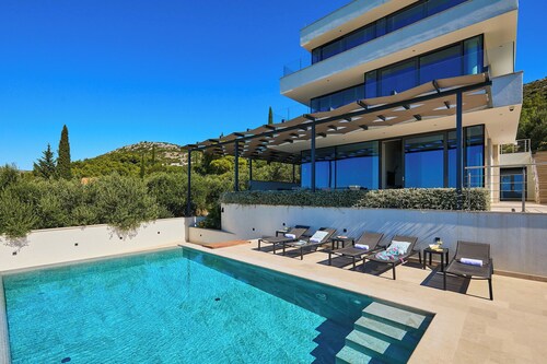 Hedera Estate, Villa Hedera XV