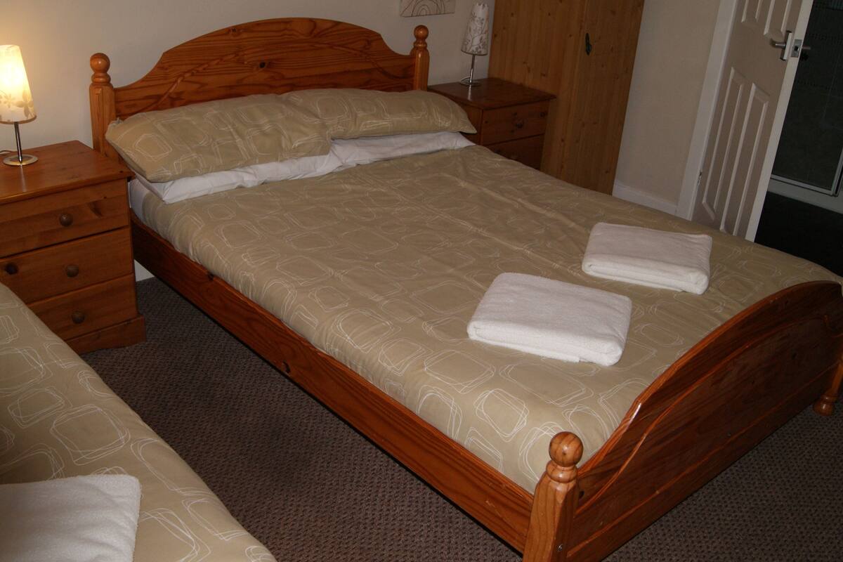 Family Room (Room 9)